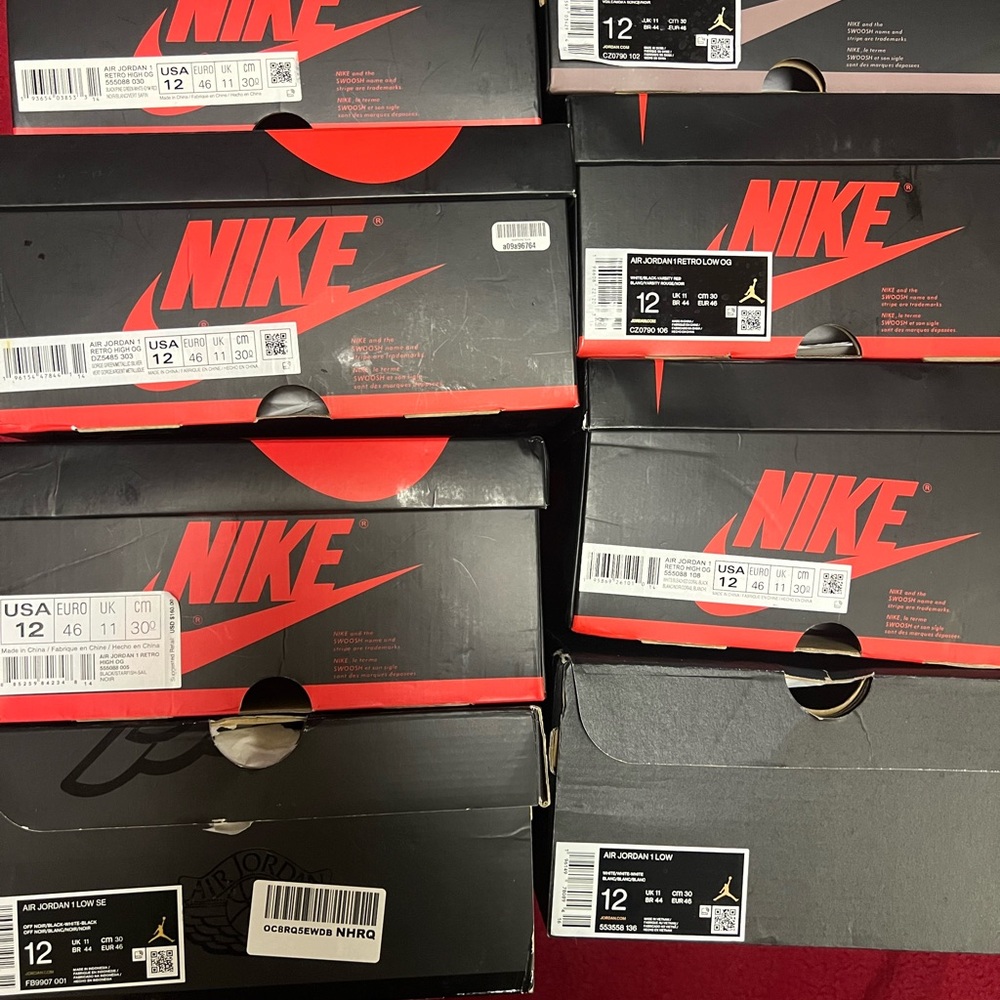 Nike Air Jordan 1 Retro High OG Sneakers Boxes